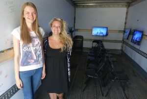 Projekto vadovė V.Plavinskaitė ir jos asistentė R.Ruminaitė.
