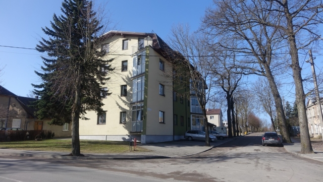 Šalia senų, neblogai dera ir šiuolaikiniai pastatai.