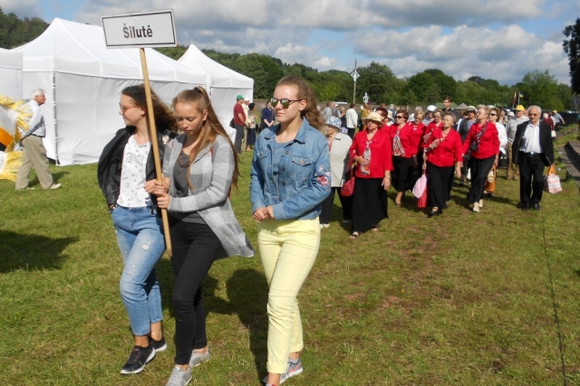 Šilutės tremtiniai ir politiniai kaliniai sąskrydyje „Su Lietuva širdy“. A.Toleikės nuotr.