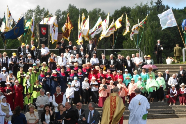 Šilutės tremtiniai ir politiniai kaliniai sąskrydyje „Su Lietuva širdy“. A.Toleikės nuotr.