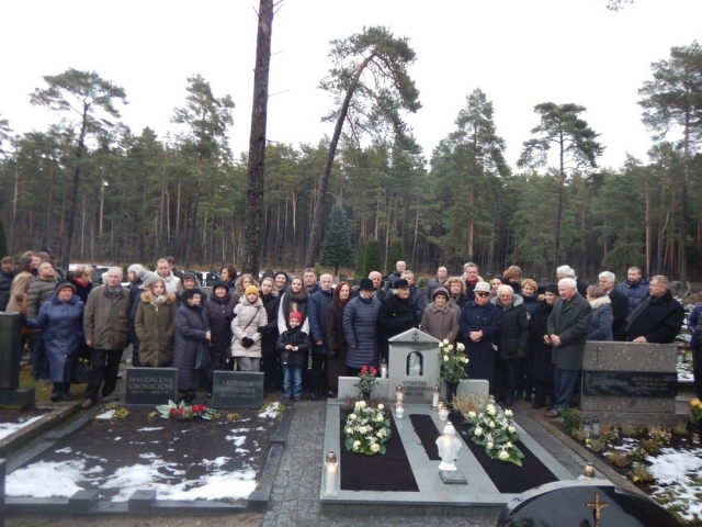 Šilutės Garbės pilietį V.Vaicekauską prisimenant. Prie jo kapo.