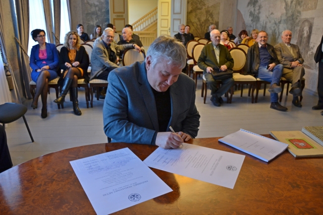 Šilutės sąjūdžio protokolų perdavimas Šilutės H.Šojaus muziejui.