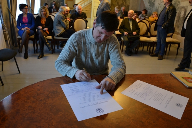 Šilutės sąjūdžio protokolų perdavimas Šilutės H.Šojaus muziejui.