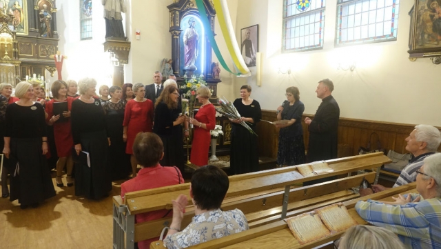 „Gegužio žiedai“ 2019 Šilutės Šv. Kryžiaus katalikų bažnyčioje.