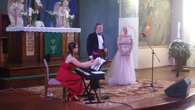 Muzikos šventė su V.Genyte ir Z.Levickiu.