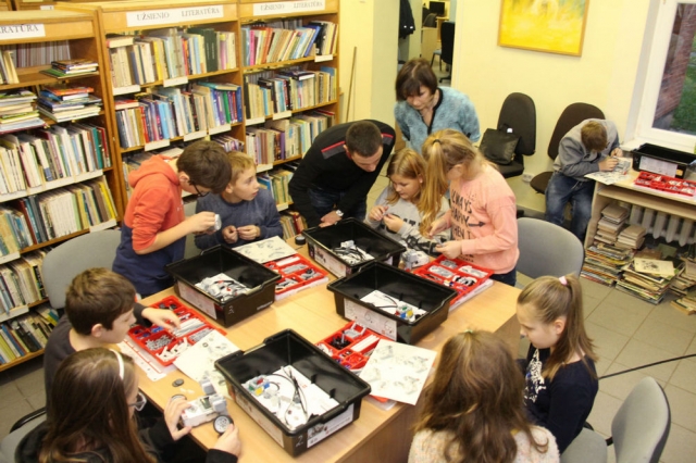 Penktokai Rusnės bibliotekoje.