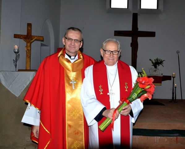 Žukų bažnytkaimio istorinė diena. Kunigai E. Šulcas ir L. Fetingis. Astos Andrulienės nuotr.