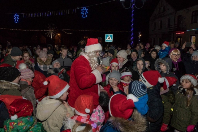 2019 m. Švėkšnos eglutės įžiebimas. D.Gailiūmienės nuotrauka.