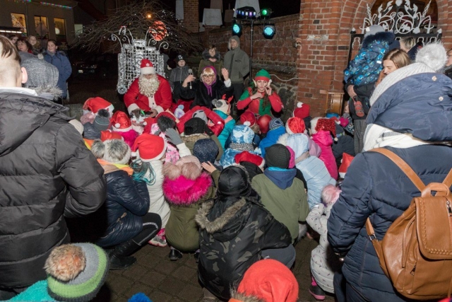 2019 m. Švėkšnos eglutės įžiebimas. D.Gailiūmienės nuotrauka.