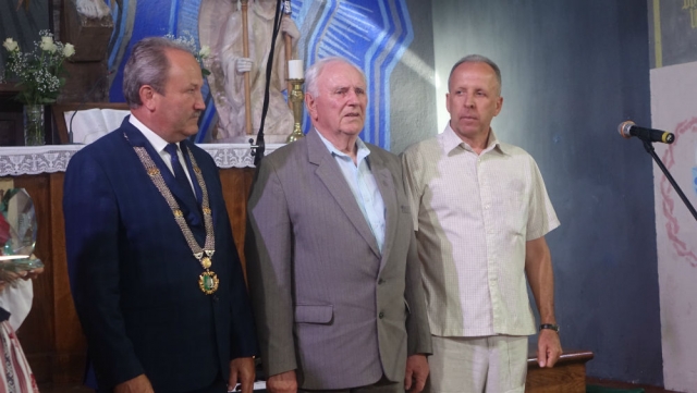 A. Krušnauskas ir oficialūs asmenys.