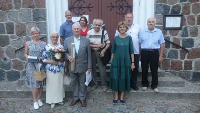 A. Krušnauskas su šeima ir bendražygiais.